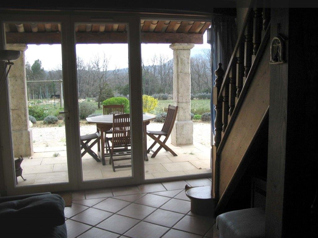 Vue sur la terrasse du gîte